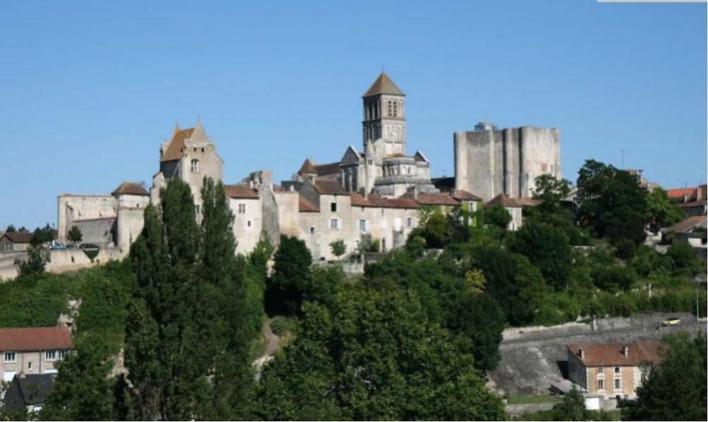 Terres De France - Appart'Hotel La Roche-Posay Exteriér fotografie